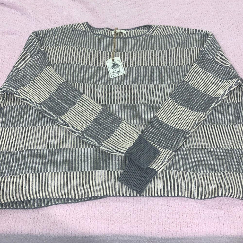 Easel sweater- Small